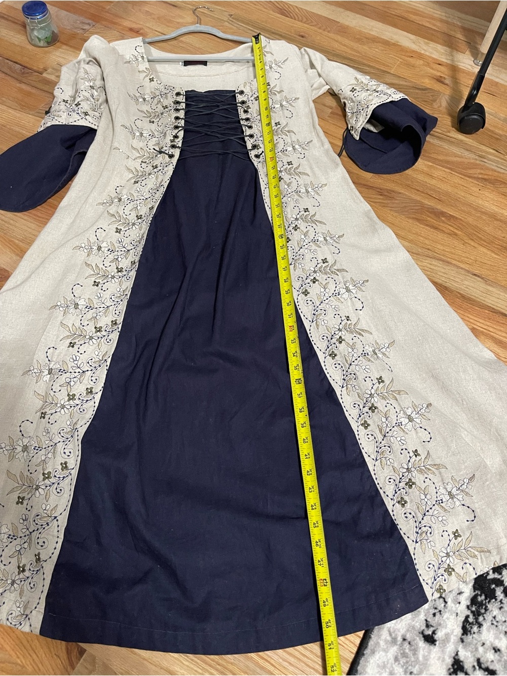 Medieval Style Dress - Picture 9 of 10